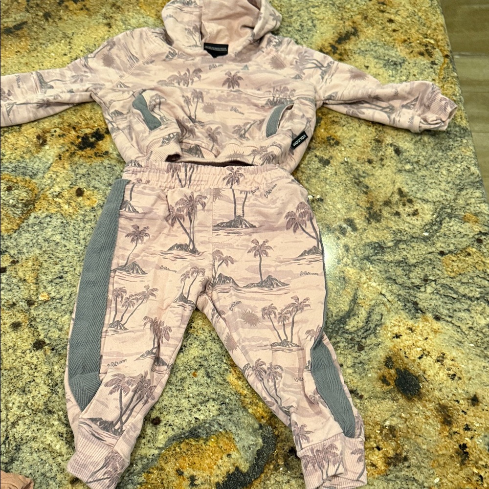 Volcom Kids Matching Set in Pink and Gray